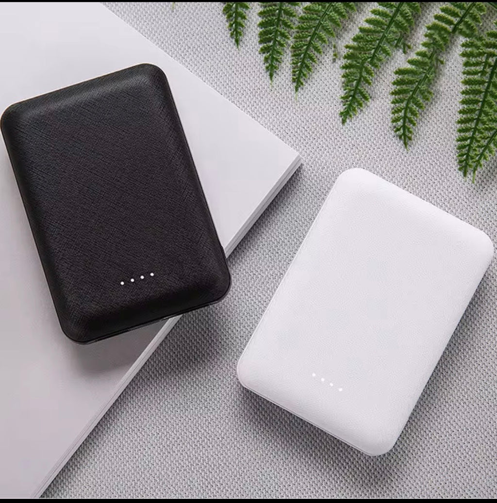 Portable Charger, Slim 10000mAh Power Bank Travel Battery Pack 3 Outputs 2 Inputs Compatible with iPhone 17/16/15/14/13 Galaxy S24/22 iPad Android etc (Black+White)